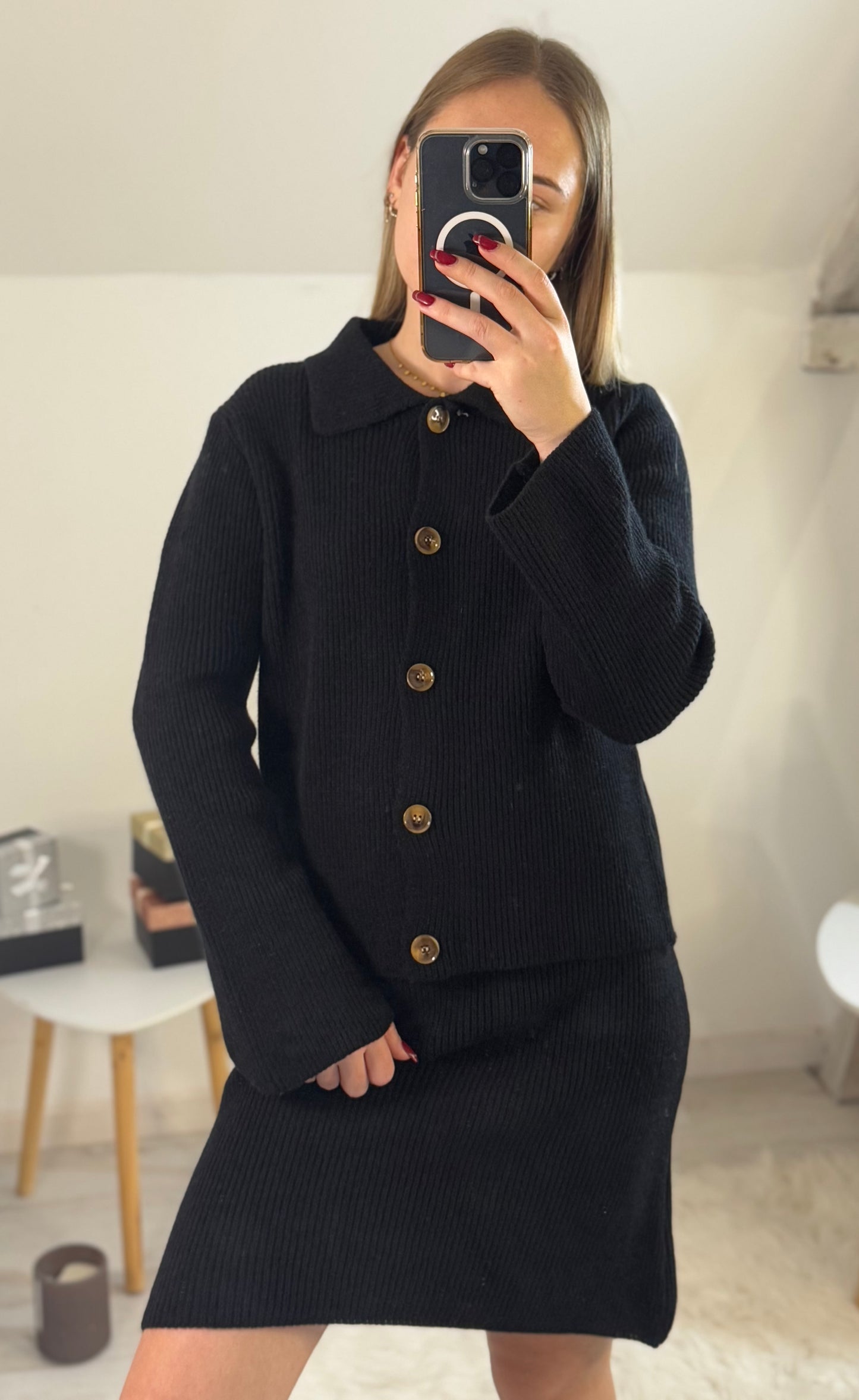 Ensemble maille de Gilet et Jupe noir
