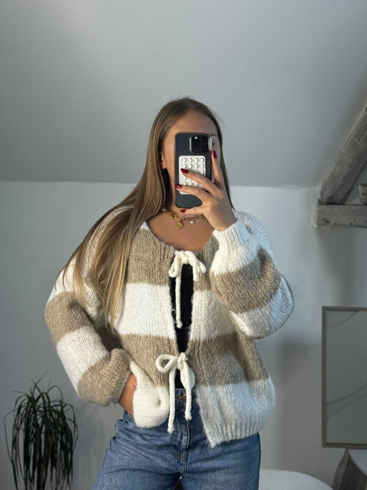 Pull à noeud Julia beige