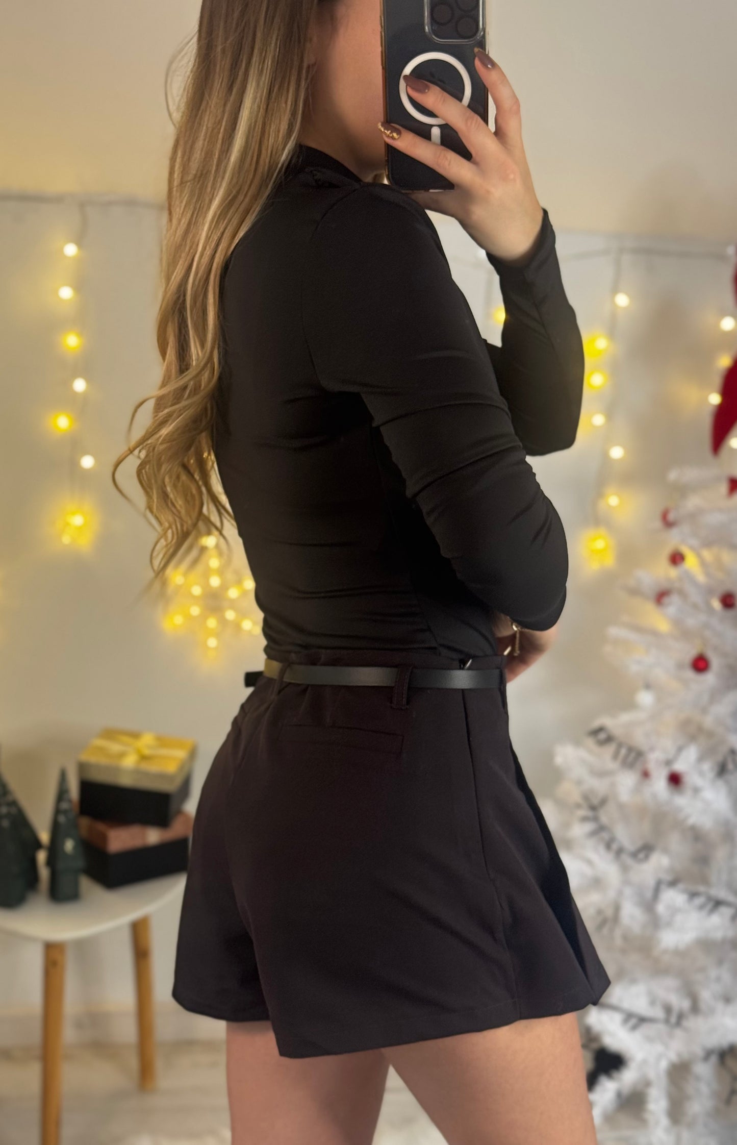 Jupe short à plis avec ceinture chocolat
