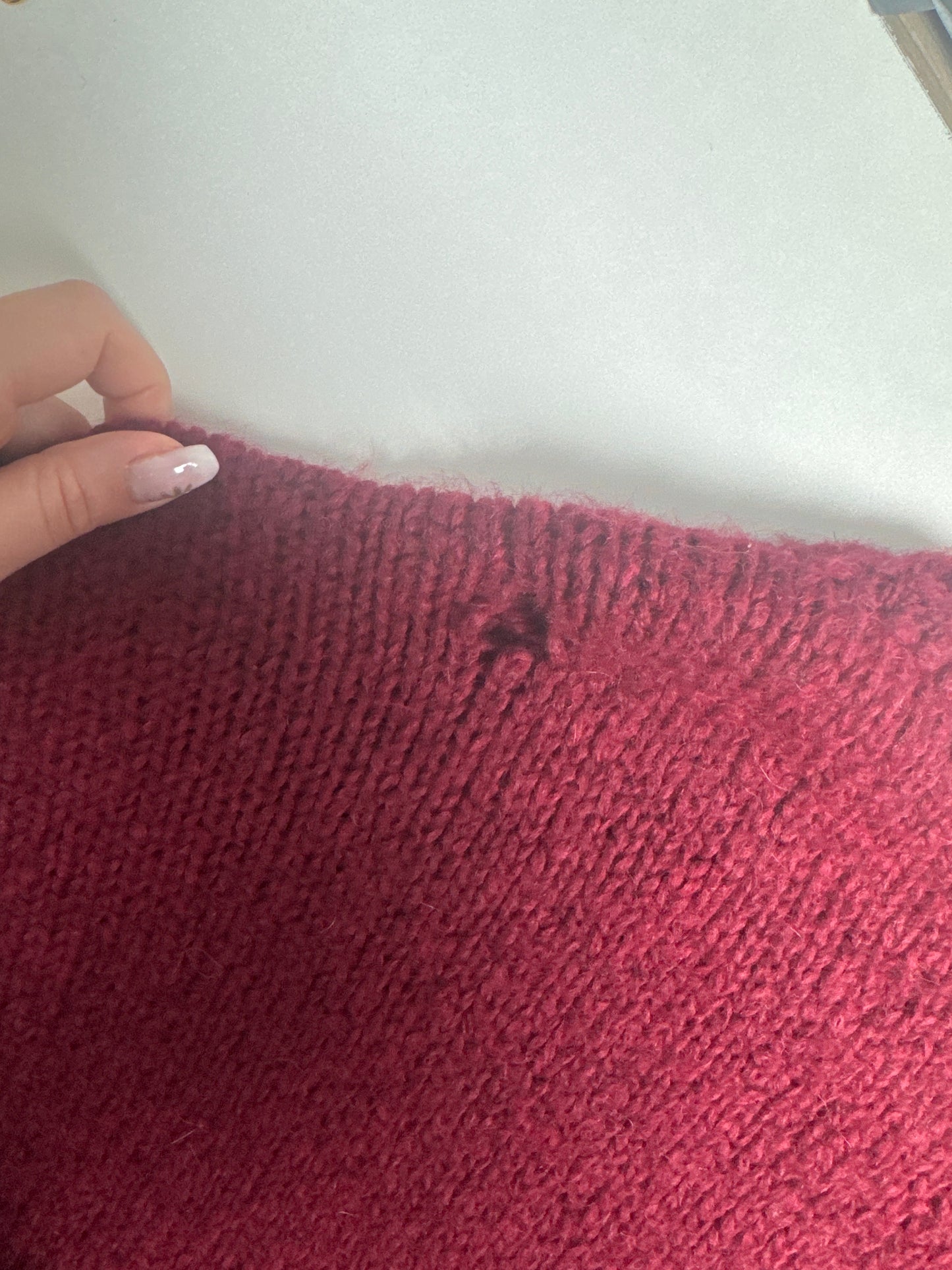 Pull Léane Bordeaux défectueux