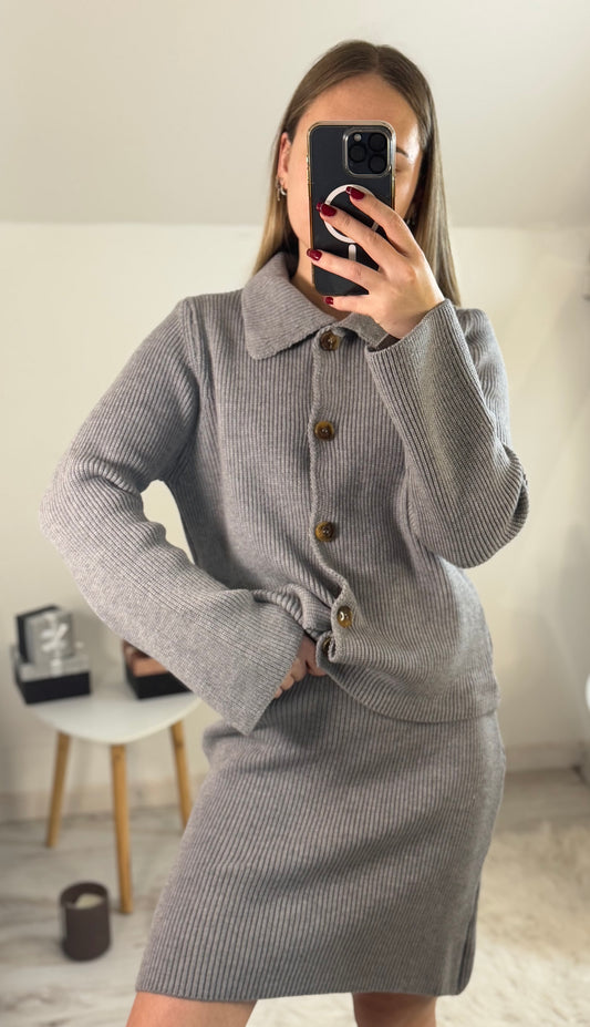 Ensemble maille gilet et jupe Gris