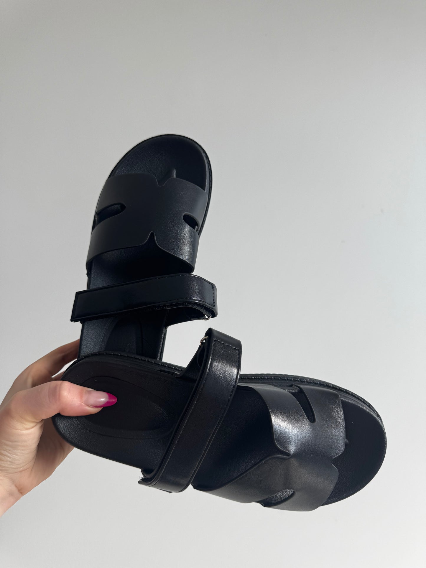 Claquette H noir 