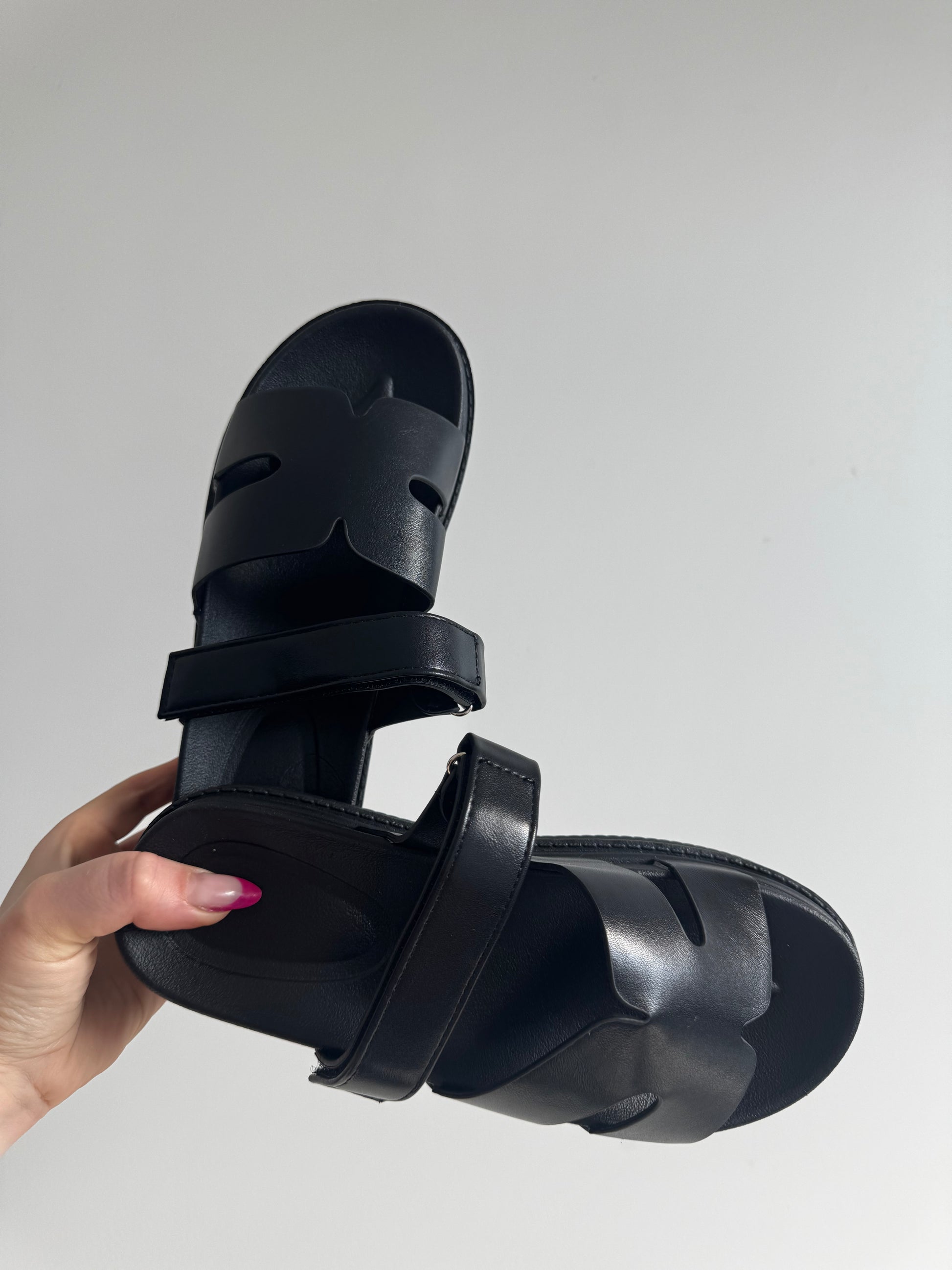Claquette H noir 