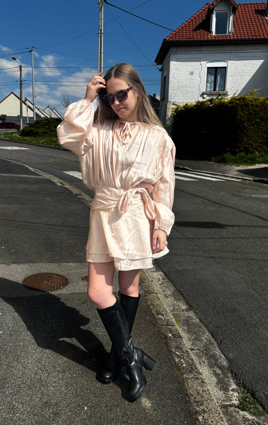Robe courte à volant irisée rose 